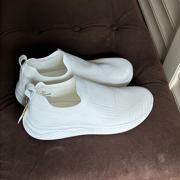 Cushionaire Dorsy Memory Foam White Slip-On Women's Sneakers Sz 9 - Picture 3 of 9